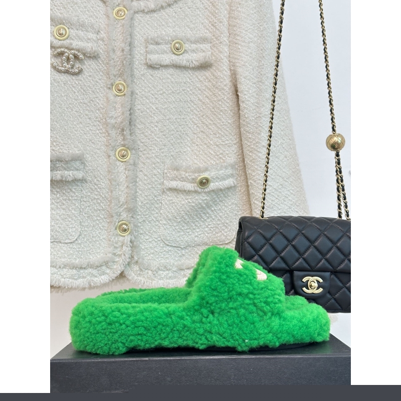 Ch*el slippers